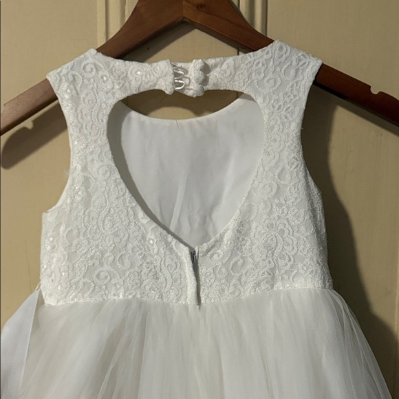 David's Bridal White Lace and Tulle Kids Dress - Picture 3 of 6